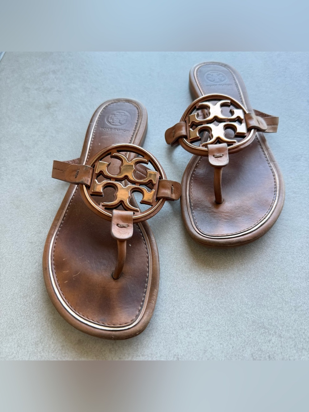 Tory Burch Miller Metal Logo Sandals SZ 6 brown Gold leather flats made Brazil